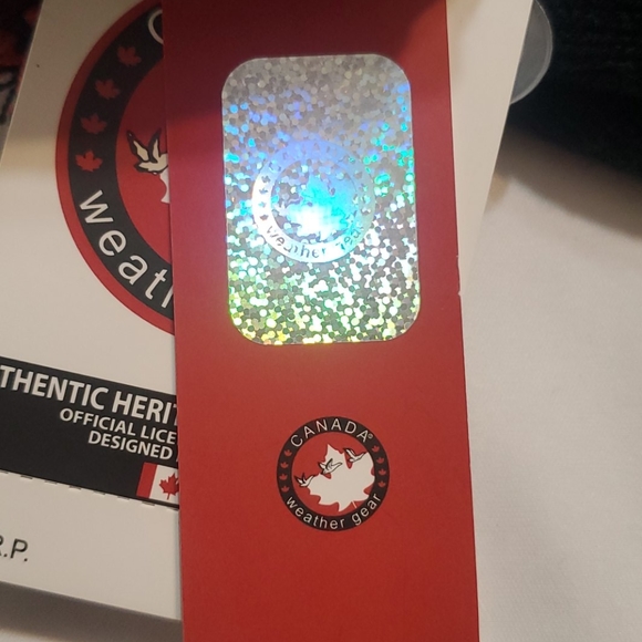 NWT Kids Winter Bombom knit Hat & Gloves Set Canad - Picture 6 of 6